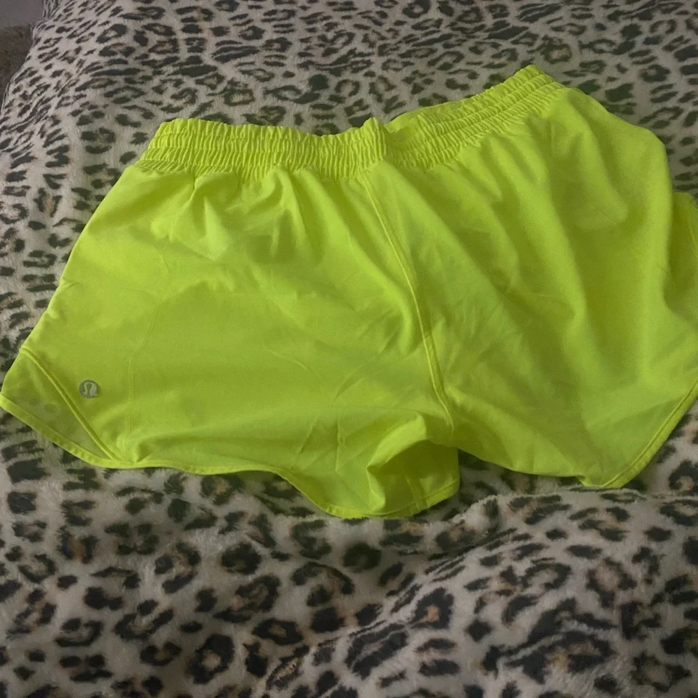 Lululemon Hotty Hot High-Rise Lined
Short 4" size 10 - highlight yellow - Picture 5 of 5